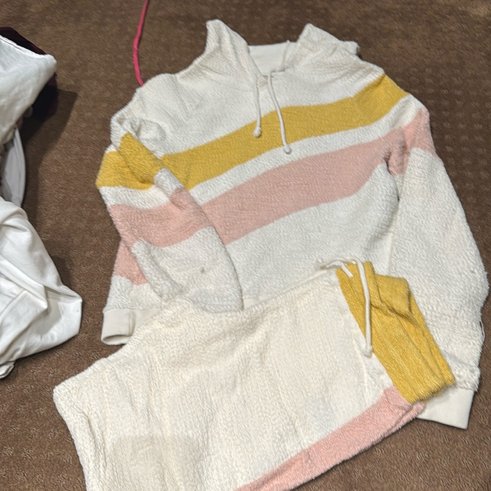 Faherty sweatpants and sweatshirt.
